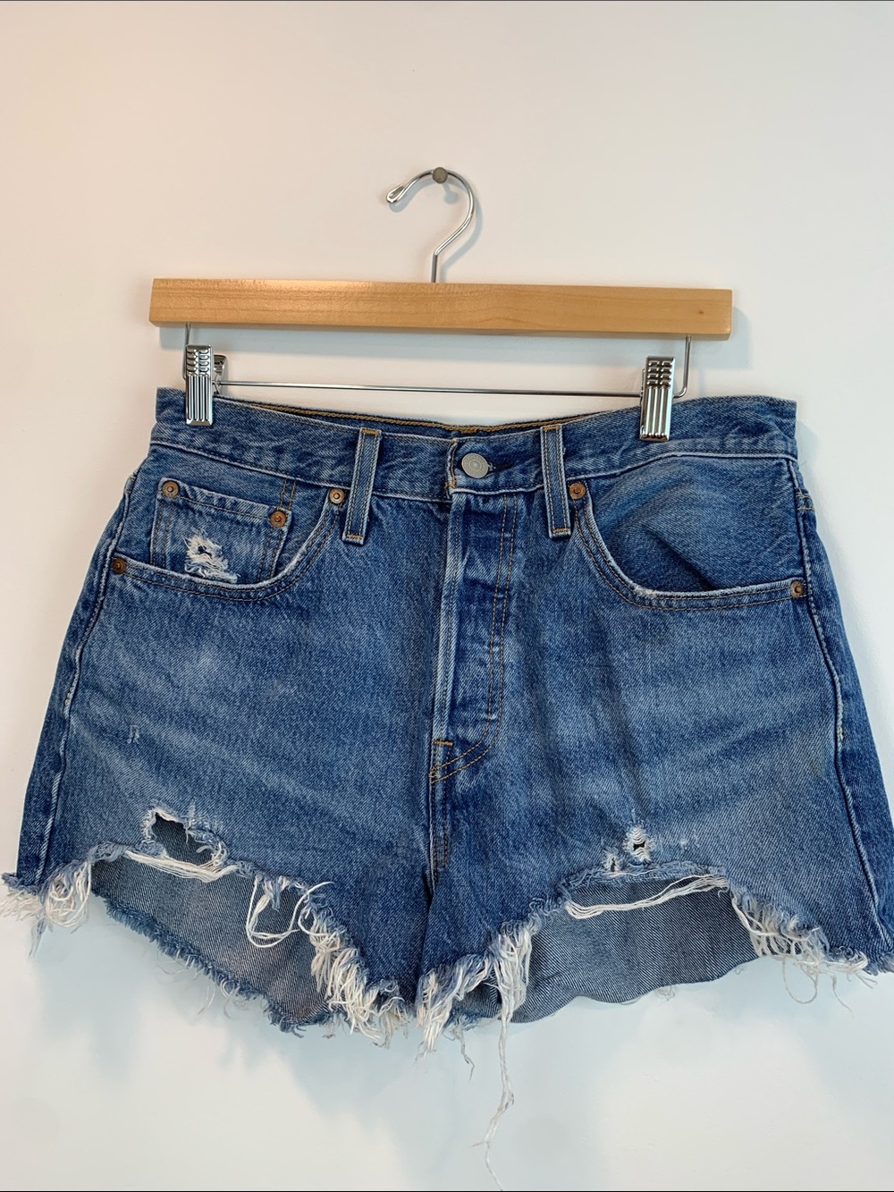 Levi Strauss 501 denim shorts sz 28 summer cutoff distressed high waisted